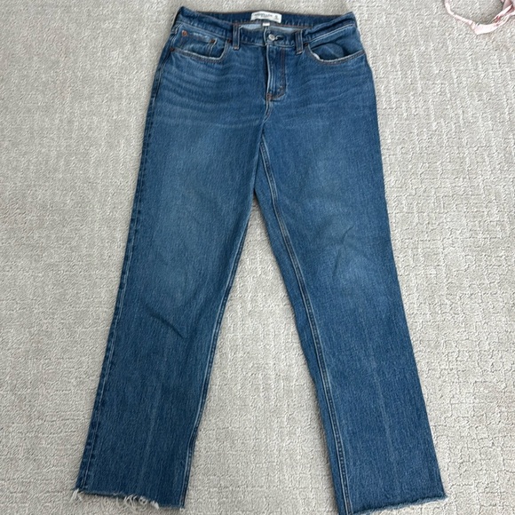 A&F “The 90s straight mid rise” crossover waistband medium wash curve love - Picture 1 of 6